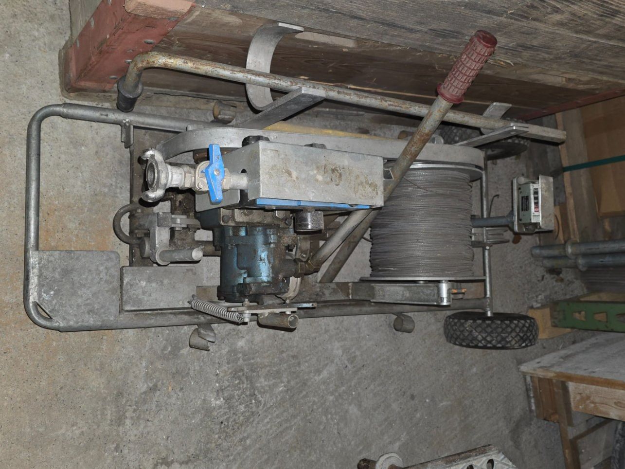Autre stockage et transport: Seilwinde mit pneumatischem Antrieb – D'occasion à Winikon par Profi-Line 2
