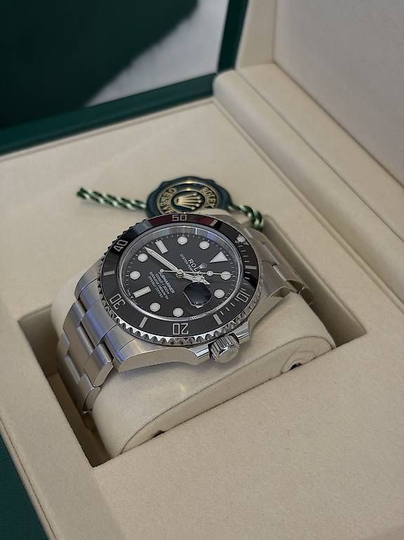 Orologi: Rolex Submariner Date. 2023 – Nuovo e nell'imballaggio originale da Bern venduto da ale_pzz6 1