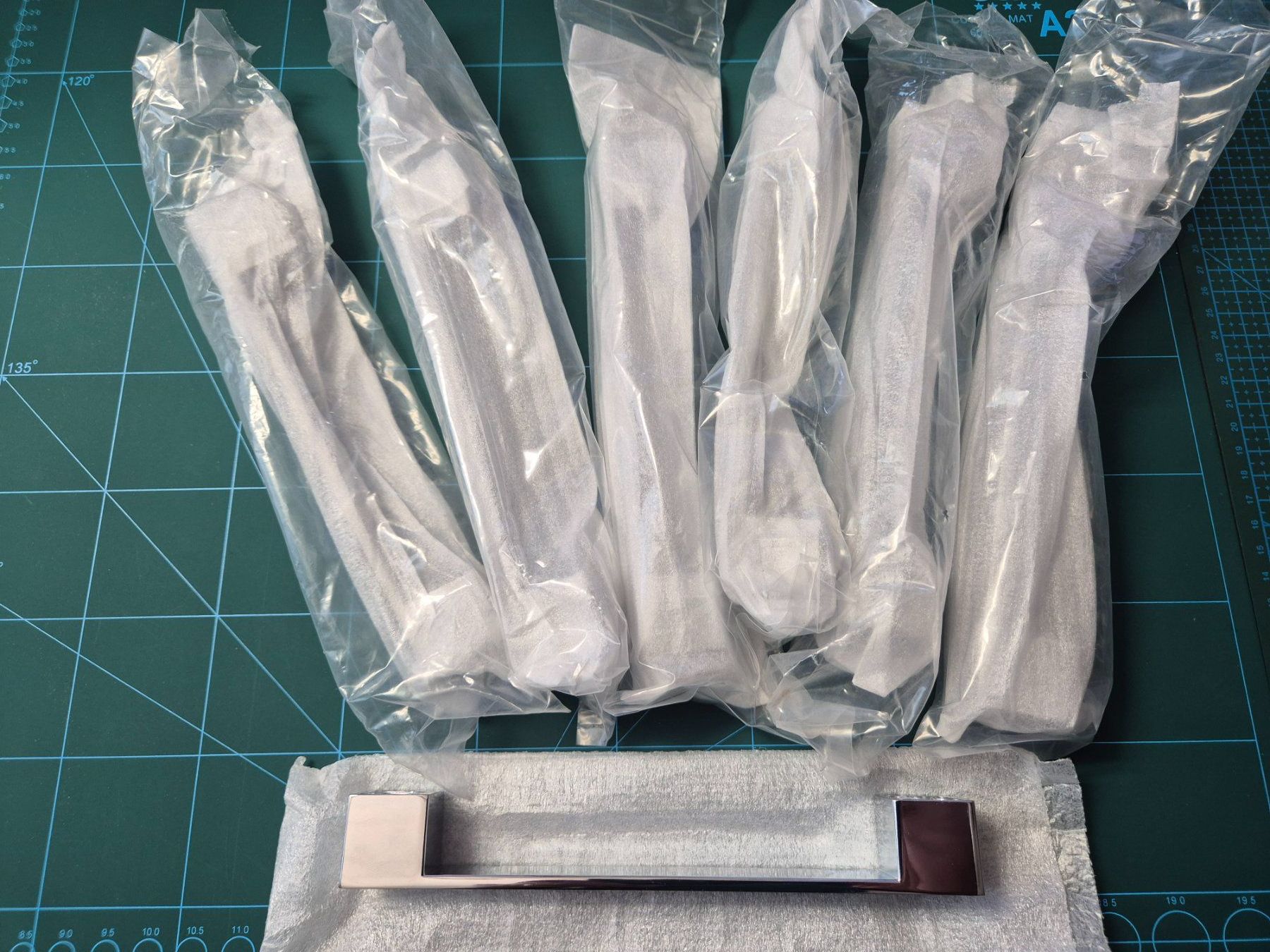 Ferramenta: 7 Stück EGOKI Möbelgriffe 204mm – Nuovo e nell'imballaggio originale da Pfungen venduto da Famadm 4