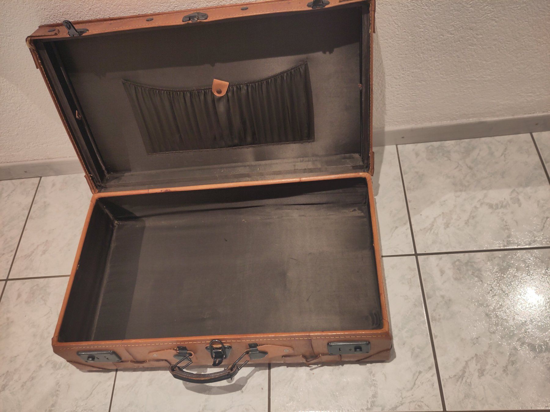 Valigie: Oldtimer Lederkoffer – Usato da Weesen venduto da Roge2 6