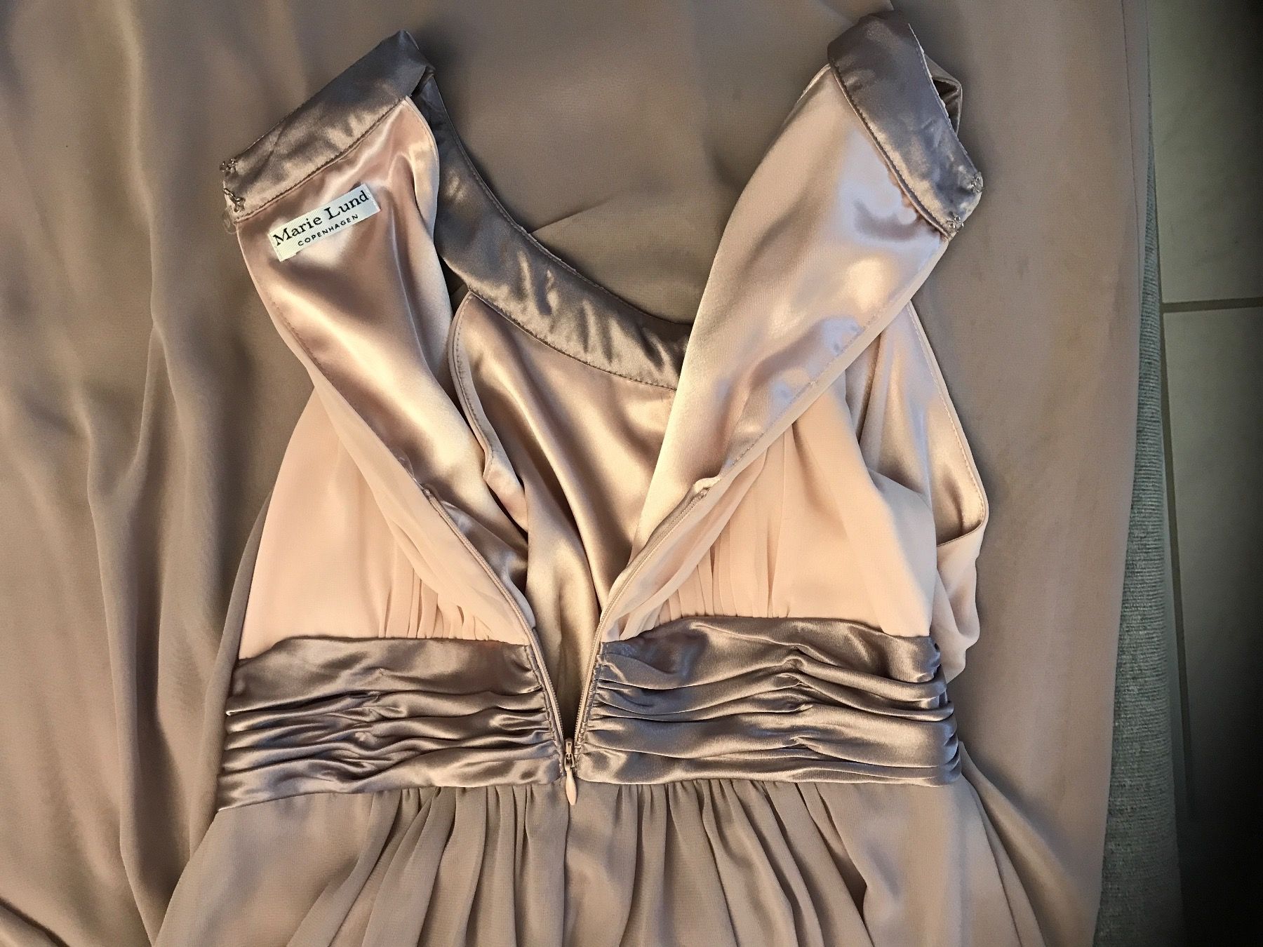 Robes: Abendkleid – D'occasion à Niederglatt ZH par Mary102 5