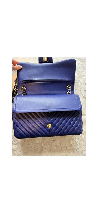 Statement Piece! Chanel Chevron Flap Bag Jumbo Blau (Gebraucht) in