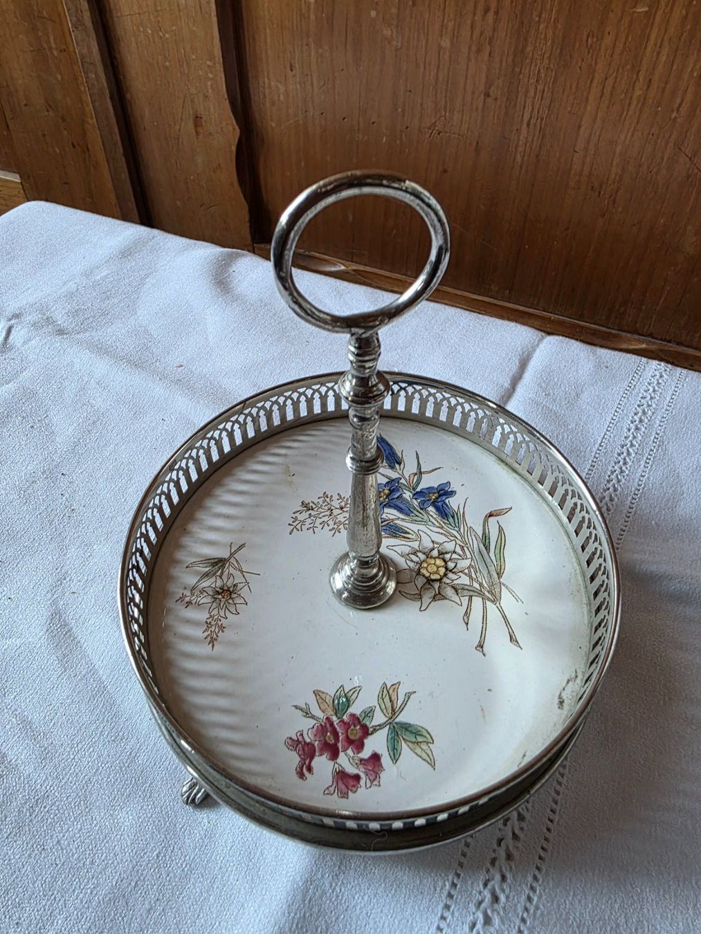 Piatti: antike Etagere silbernes Metall Emaille Servierer – Usato da Walterswil BE venduto da Lonitti 1