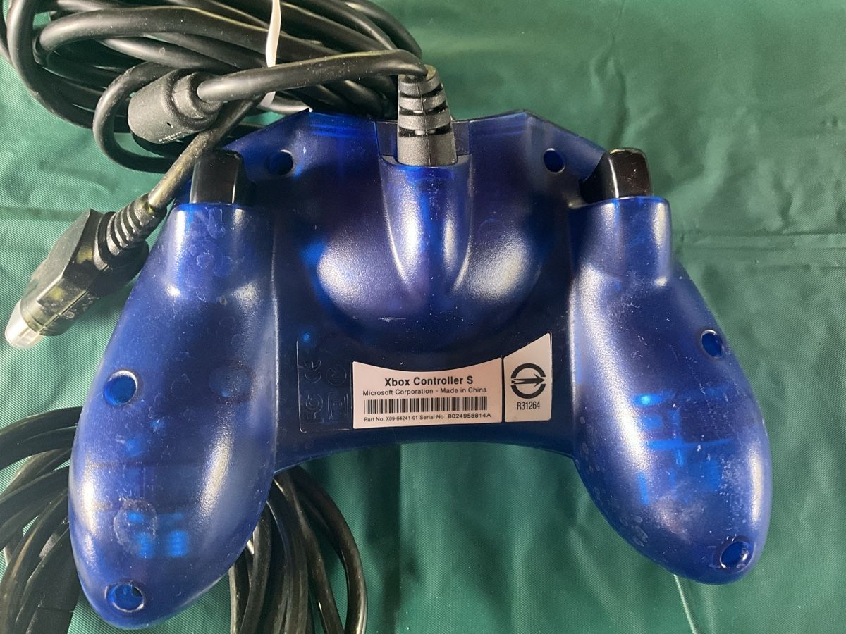 Microsoft Manettes: 2× Controller S Original X Box schwarz&blau – D'occasion à Berneck par deepdriller 1