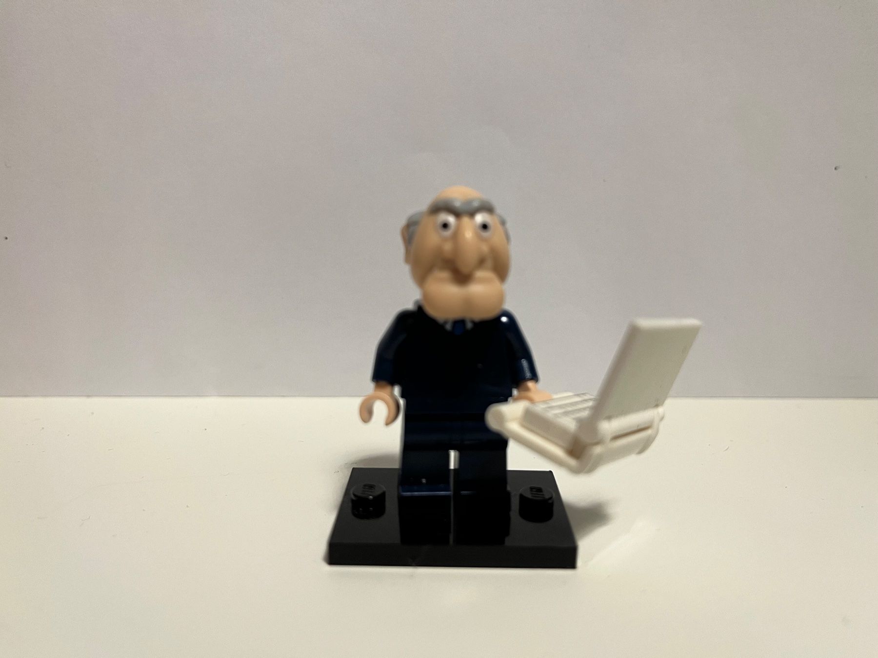 Statuette: Lego Muppets Minifigur Statler – Usato da Uster venduto da Kannabie