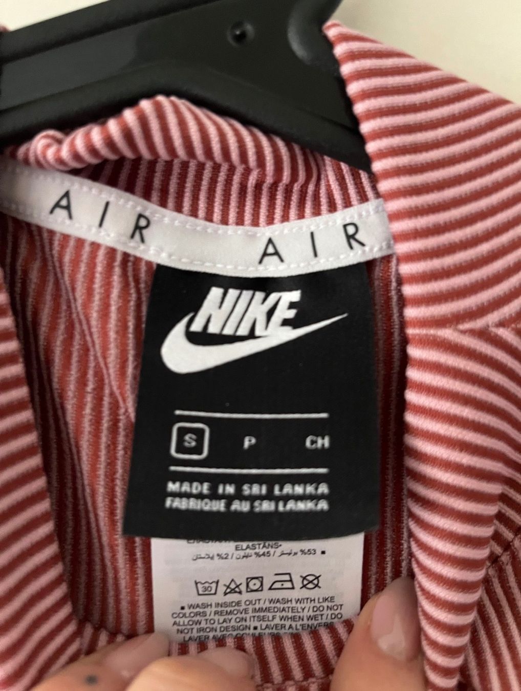 Nike Top: Nike Sport Crop-Top – Usato da Winznau venduto da Lauralavera1 2