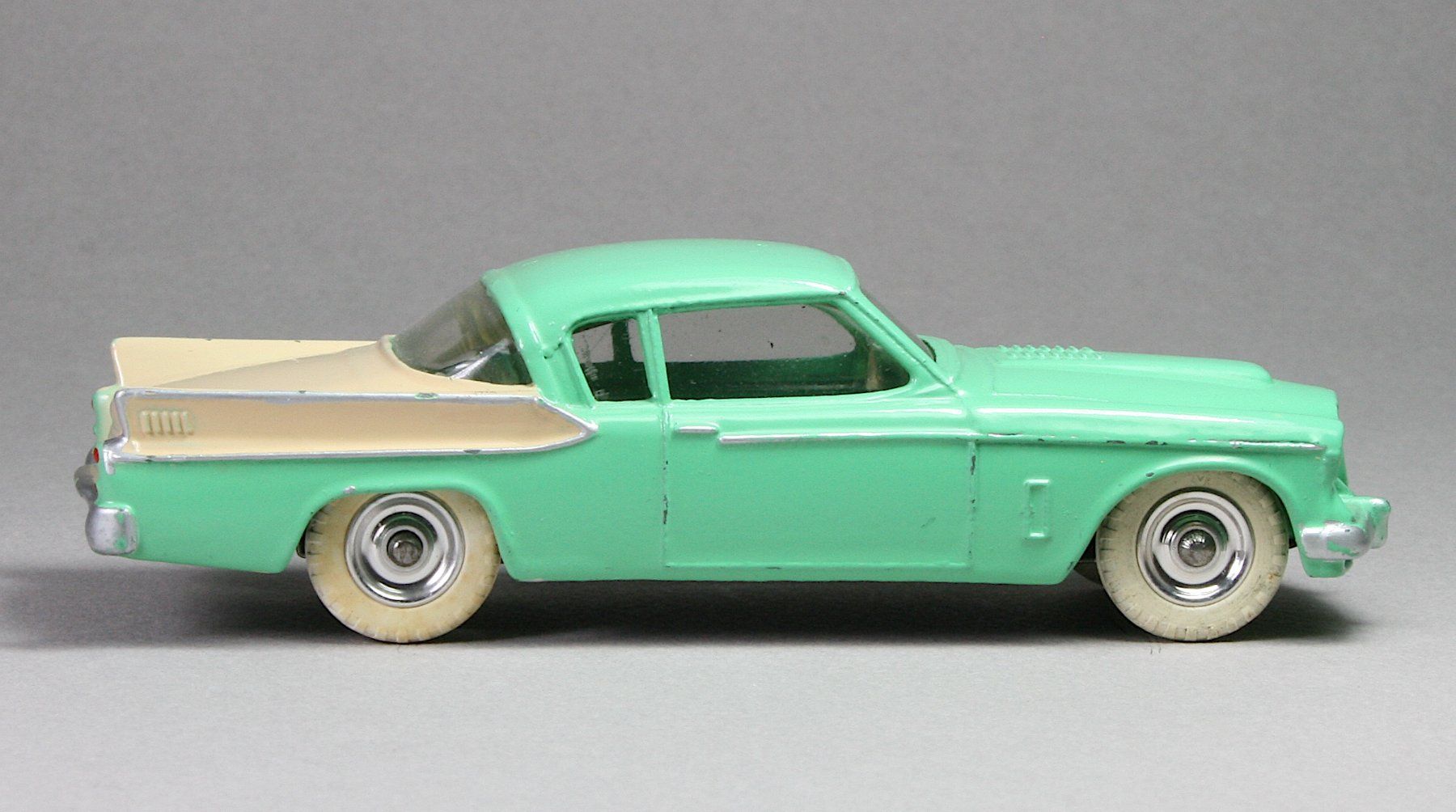 Dinky Toys Modellini d'auto: Dinky Toys 169, Studebaker Golden Hawk – Usato da Elsau venduto da Peekay8 8