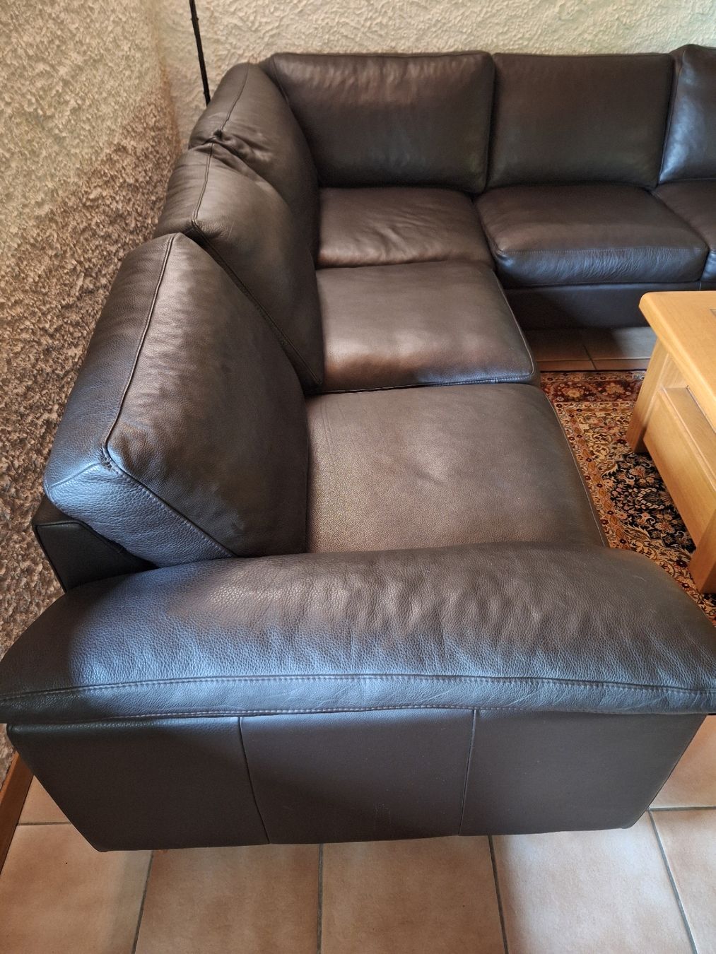 Divani: Canapé d'angle avec fauteuil noir – Usato da Genolier venduto da Antoine30 1