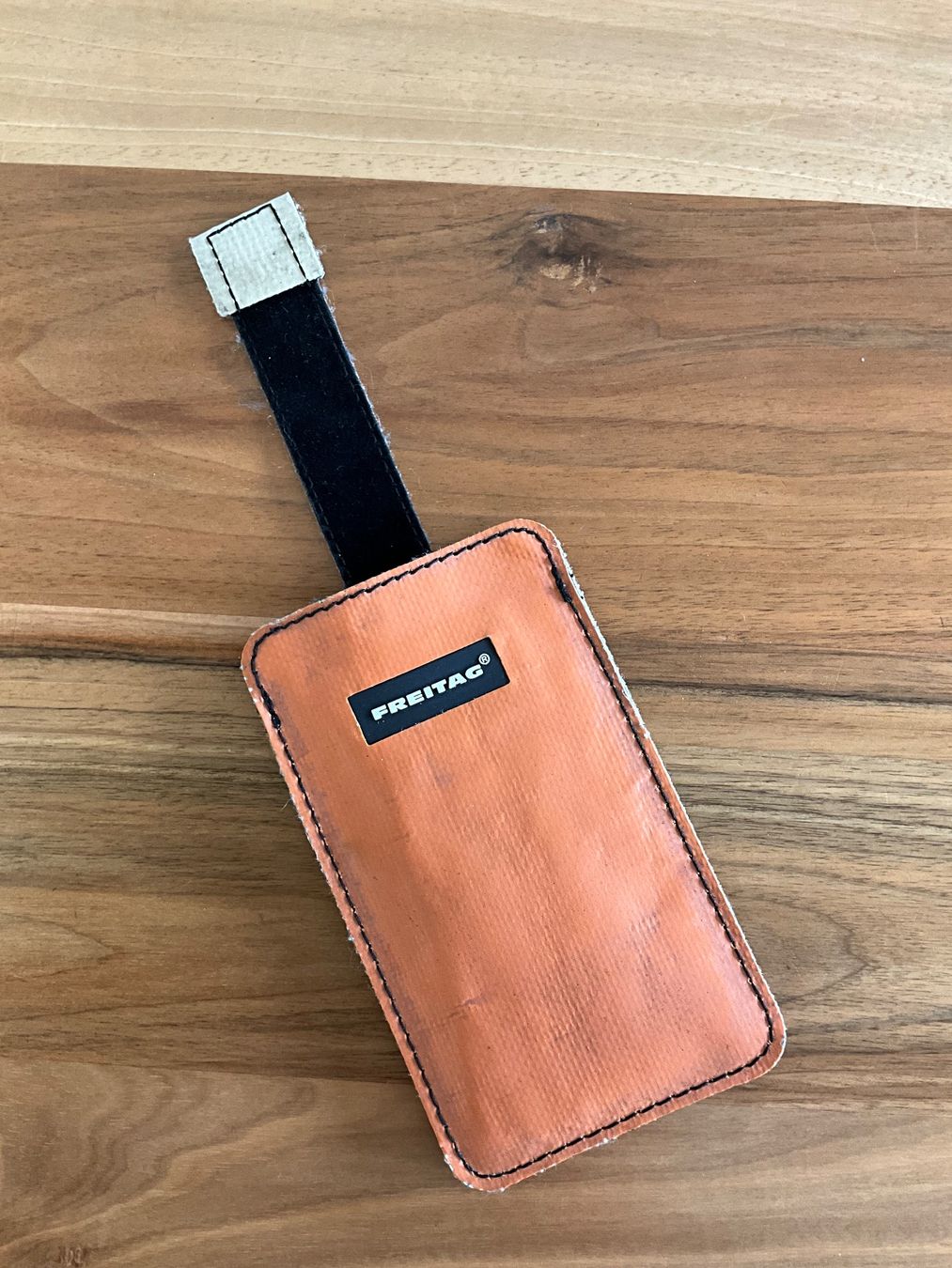 Freitag Cover & Protezioni schermo: Freitag iPhone Hülle / Kartenetui – Usato da Davos Clavadel venduto da panorama01 2