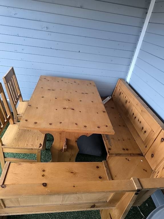 Tables: Holztisch mit Eckbank – D'occasion à Hallwil par chnusber 4