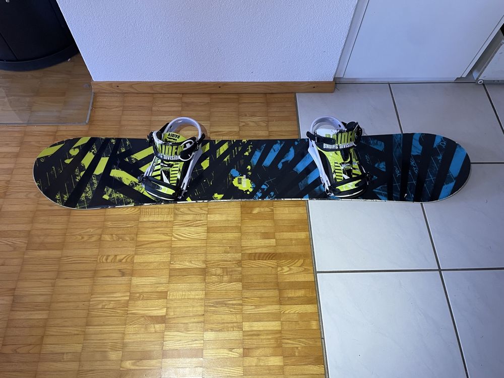 Snowboard mit Bindung, 157cm 1