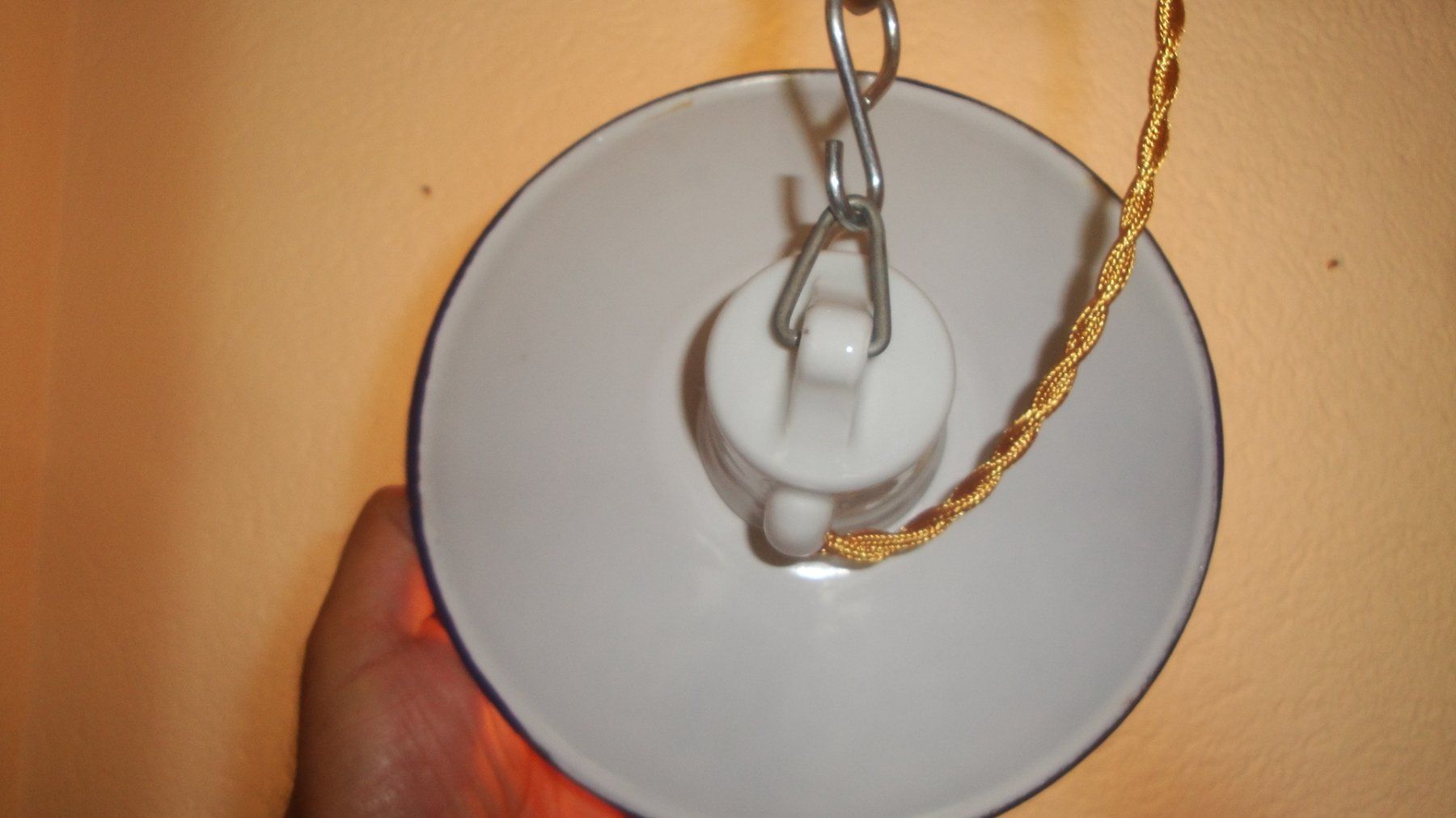 Lampadari & plafoniere: Kellerlampe mit Emaillierter Lampenschirm – Usato da Zürich venduto da Paykan 3
