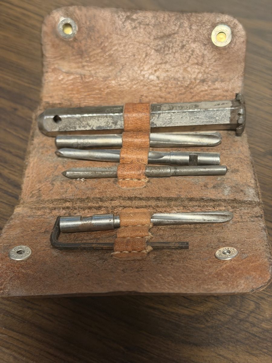 Tutti gli attrezzi: Antique Stop PAT. 31969 Tool Set - Leather Case Vintage – Usato da BADEN venduto da Sprinz