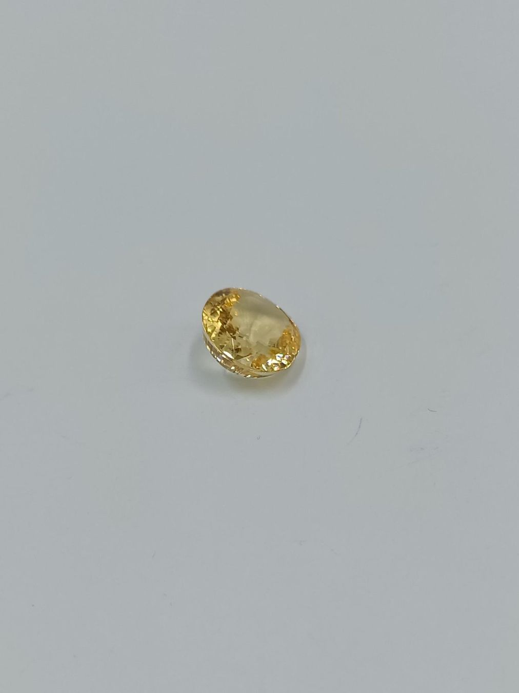 Pietre preziose: 1 GELBER  SAPHIR, 17.93 CT. – Usato da Luzern venduto da EdiGem 4