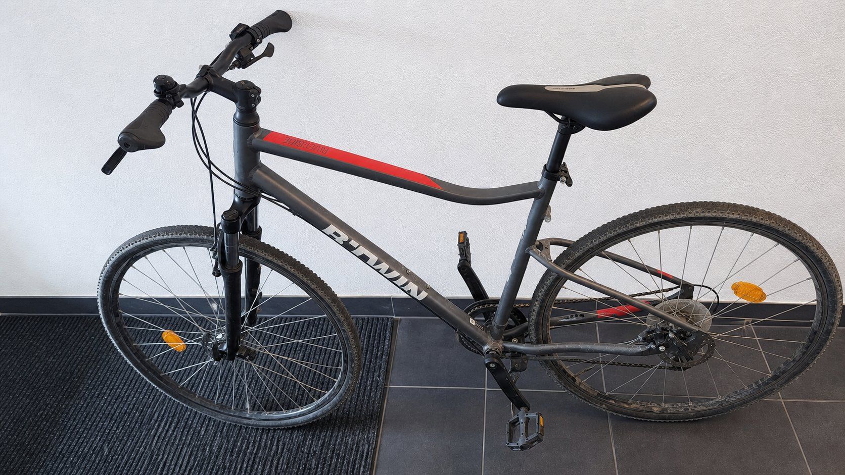 Decathlon Biciclette: B'Twin Riverside 500 Trekking-Velo, grau/rot – Usato da Wetzikon ZH venduto da fra_2jy2 2