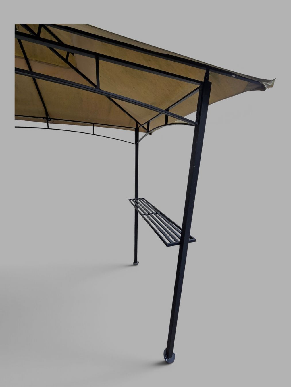 Rifugi: Robuster Grillpavillon mit Doppeldach & Ablagen – Usato da Rieden AG venduto da RuvensBrocki 4