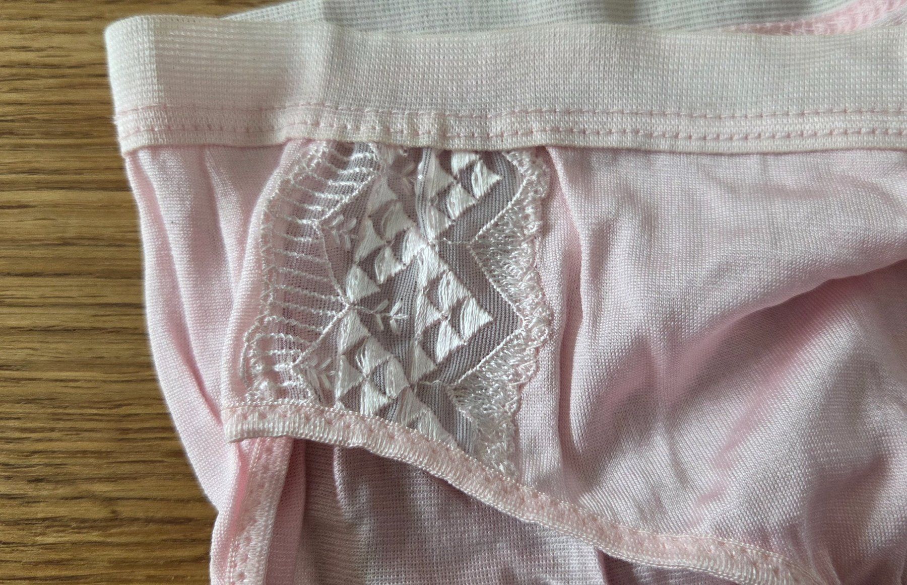 Altra biancheria intima: Seide Damen Slip Gr. 38 Pink – Nuovo (secondo la descrizione) da Beinwil am See venduto da gabipetrovay 1