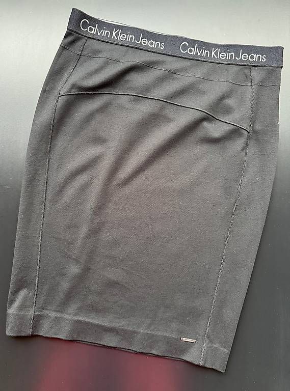 Gonne: CALVIN KLEIN Stretch-Rock, schwarz, Gr. M – Usato da Basel venduto da StephiKn