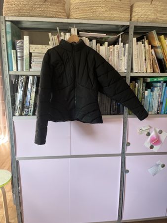 Schwarze KHY Jacke , Grösse L - Ideal für kalte Tage!