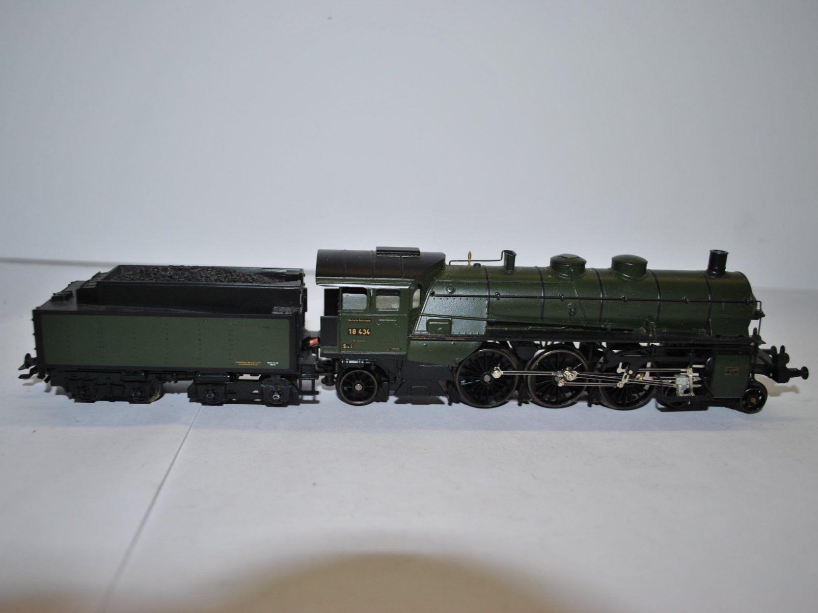 Märklin Modellini di ferrovie: Märklin Dampflok DR (CSK1685) – Usato da Aarwangen venduto da Bahnsupport