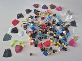 Konvolut Lego Minifiguren Zubehör und Capes
