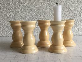 5 hellgelbe Kerzenständer