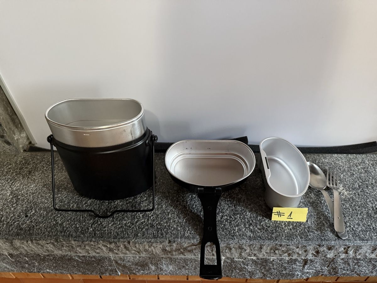 Cucine complete: Schweizer Armee gamelle 83 + Essbesteck NEU – Nuovo (secondo la descrizione) da Quinto venduto da Ticino_69