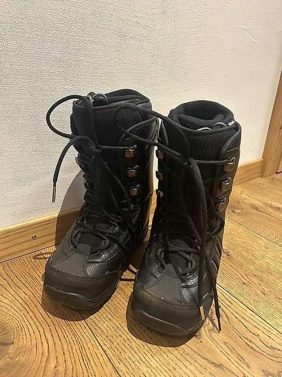 Herrenschuhe: Snowboardschuhe Deeluxe 24.5 – Gebraucht aus Saas Fee von michaberchtold 2