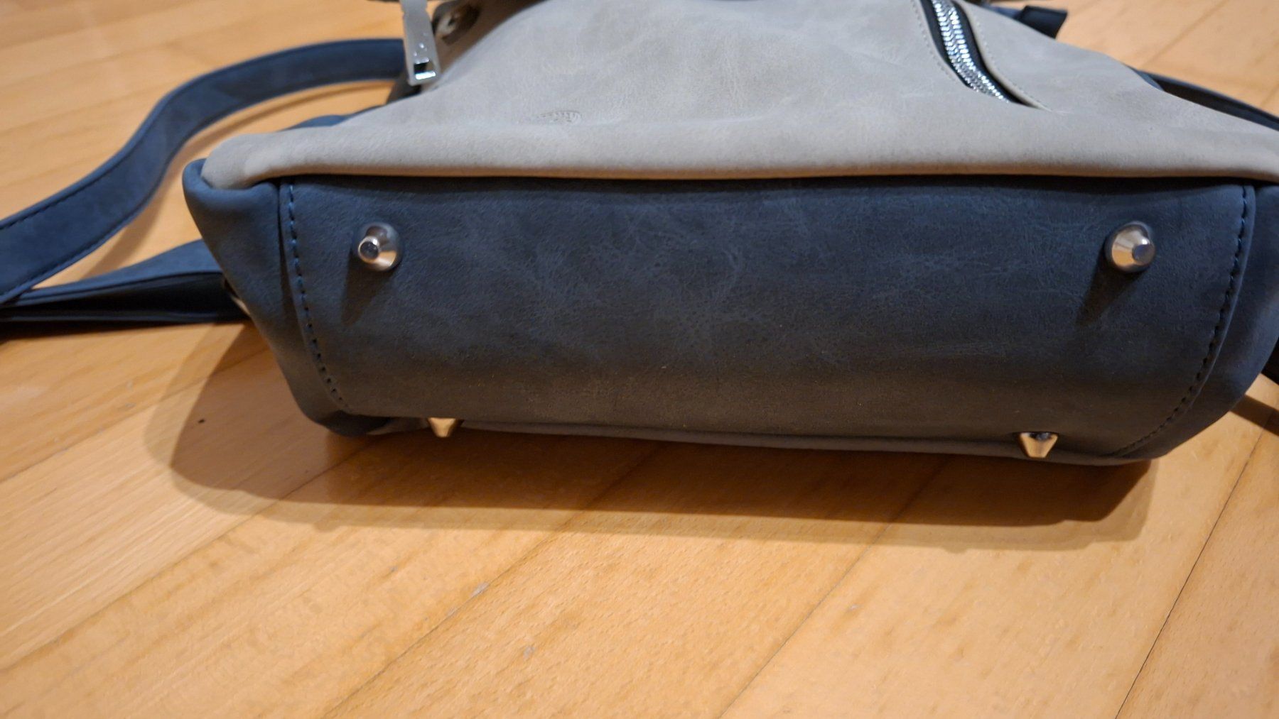 Taschen für Damen: Handtasche/Rucksack – Gebraucht aus Bretzwil von eri_2gck 4