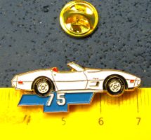 CHEVROLET CORVETTE C3/4 CABRIO 1975 AUTO PIN GEPÜRÄGT LIMITI