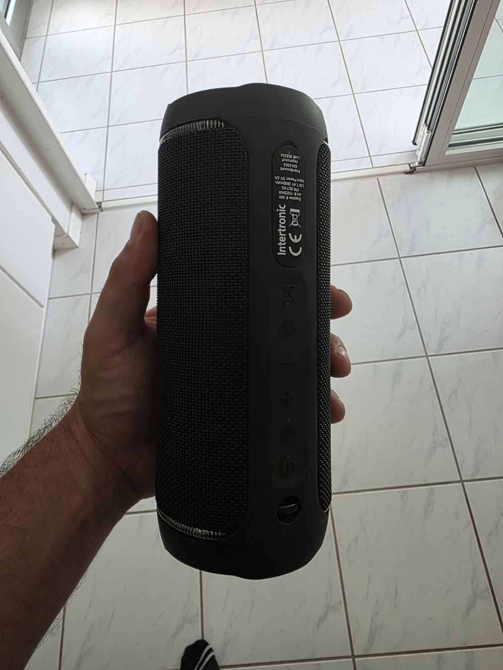 Haut-parleurs: Lautsprecher Bluetooth Intertronic – D'occasion à Derendingen par mic_zr77