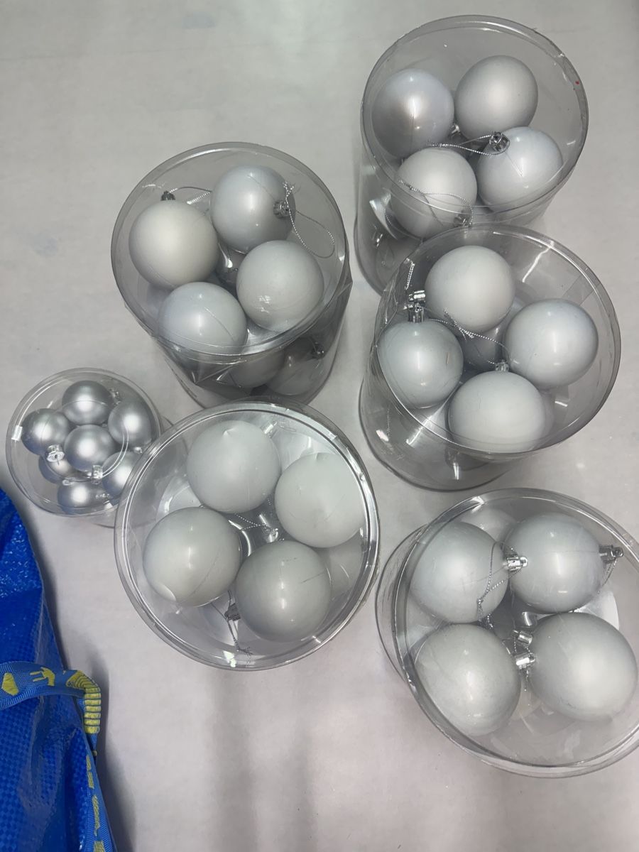 Migros Alle Dekorationen: Weihnachtskugeln Set silber/weiss - neu – Neu (gemäss Beschreibung) aus Chur von quaki2010 2