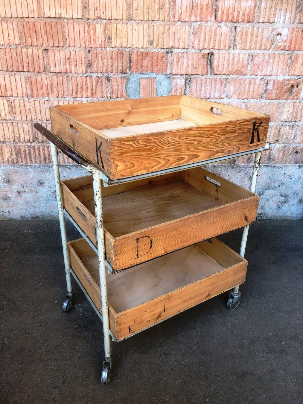 Mobili & Arredamento: Rollwagen Vintage mit 3 Holzboxen – Usato da Laufenburg venduto da industrial-silence