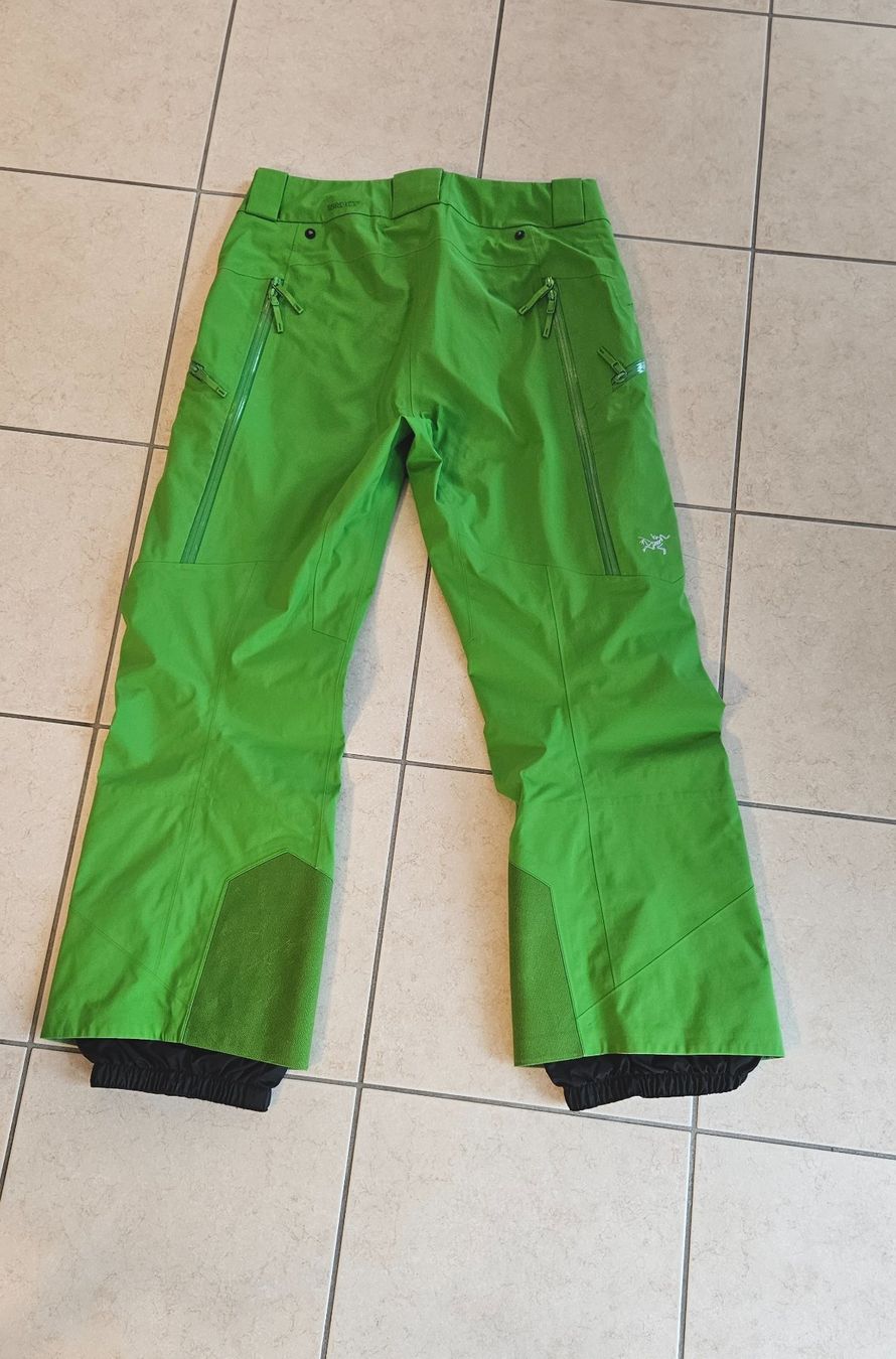 Arcteryx Pantaloni: Arcteryx Gore-Tex Hardshell Hose M – Usato da Cormondrèche venduto da ohawa 1
