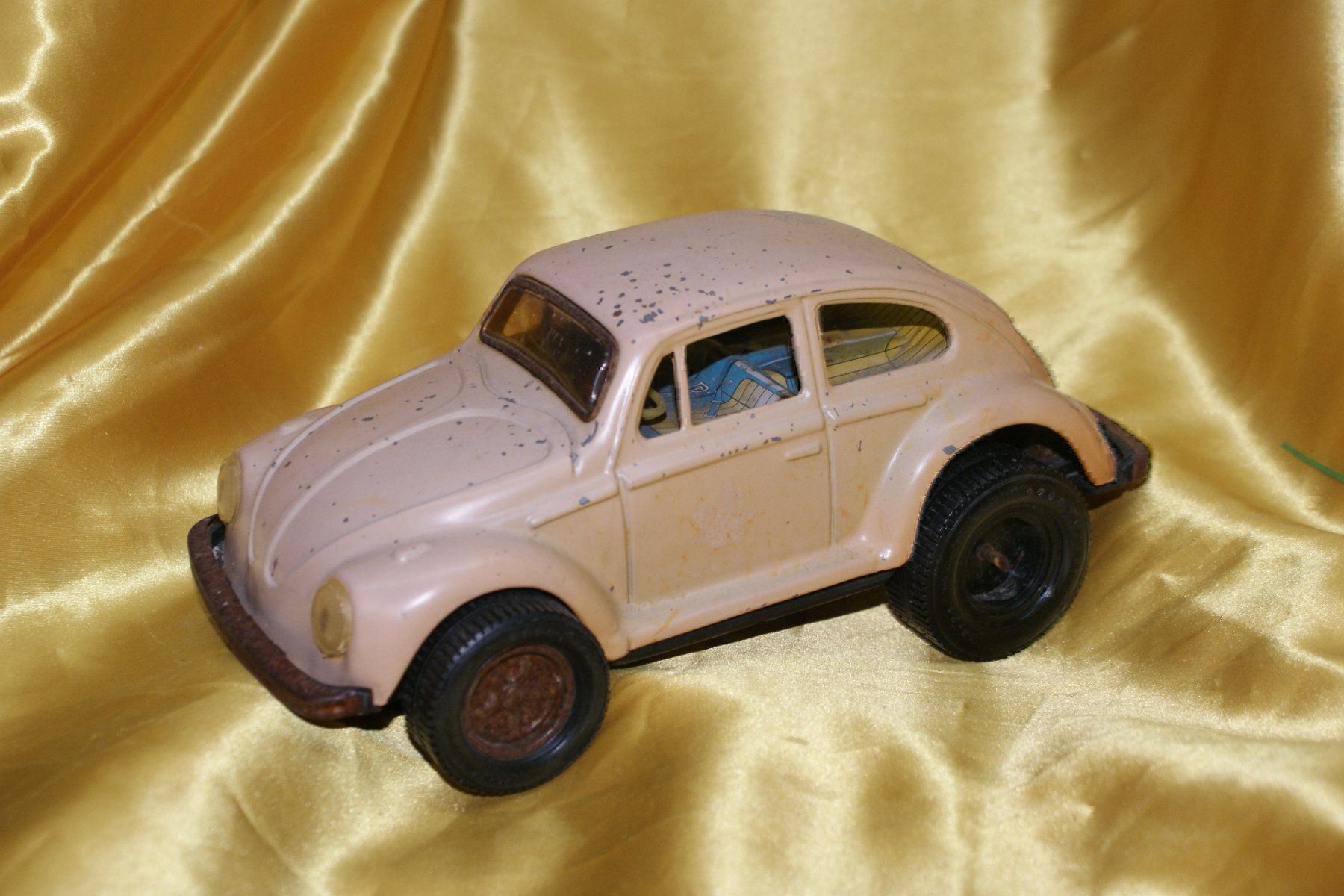 Kit di modellismo & Modellini statici: (62)VW Käfer Blech mit Motor Made Japan – Usato da Buchs AG venduto da schwippschwapp