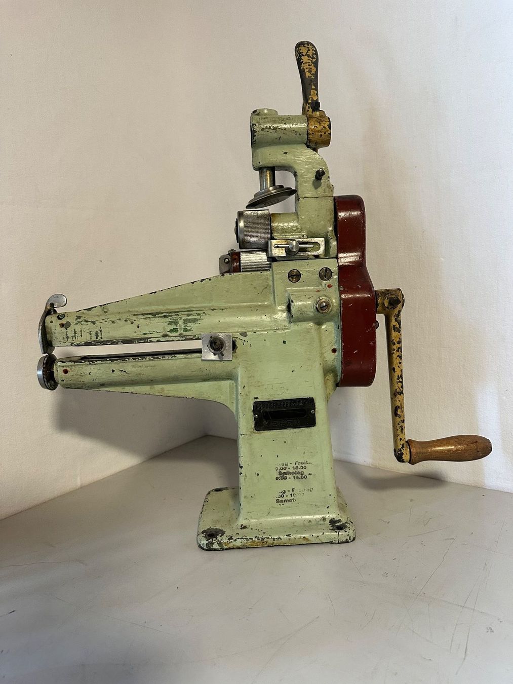 Tutte le macchine: Leather Slitting Machine - Vintage Craft Tool – Usato da Elsau venduto da MANWITHVAN