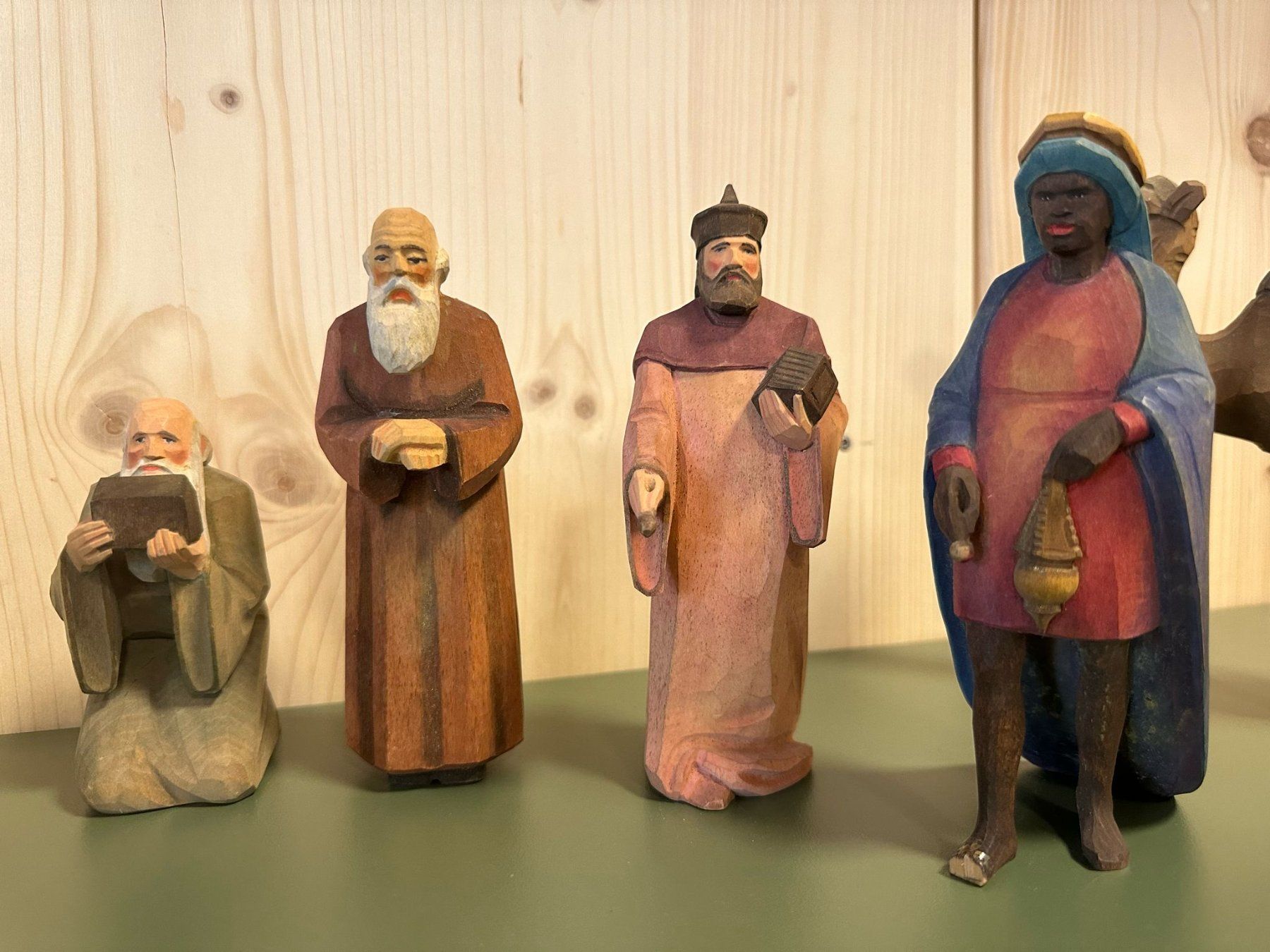 Figurines: Krippenfiguren der Huggler Holzbildhauerei – D'occasion à Bern par jal_z675 2