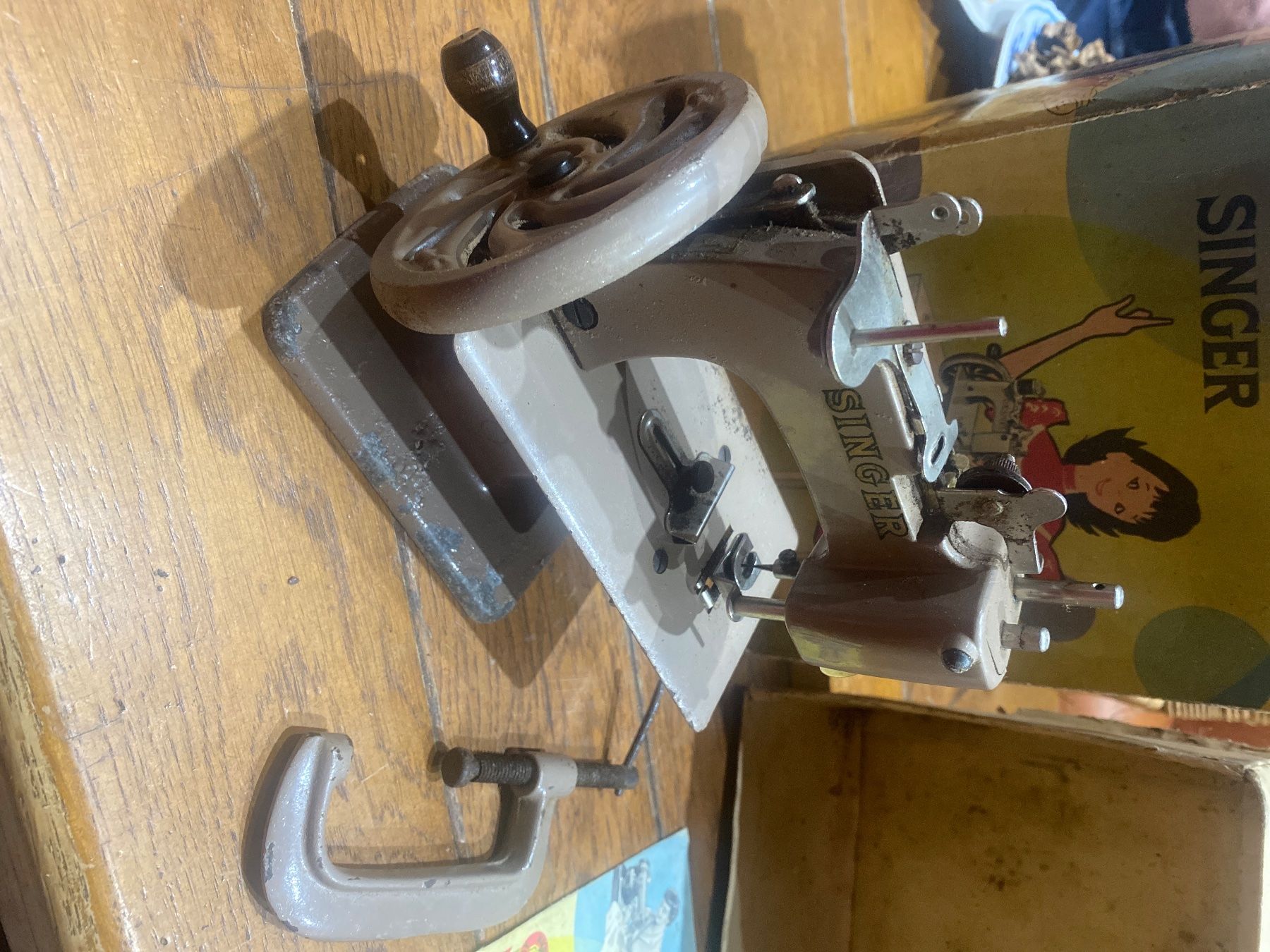 Singer Nähmaschinen: Machine à coudre enfant singer – Gebraucht aus Lajoux JU von Briard0 5
