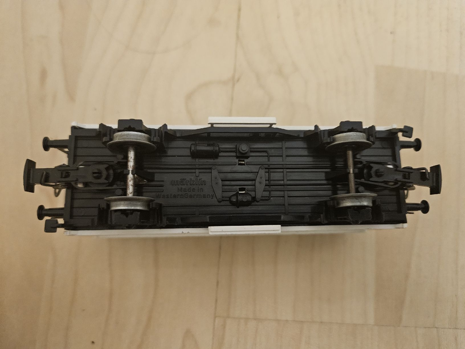 Märklin Modelleisenbahnen: Märklin Güterwagen Wicküler Pilsener – Gebraucht aus Jonen von Airspeed 1