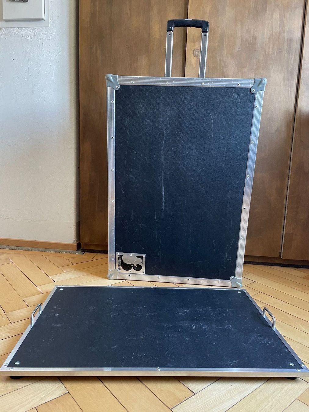 Strumenti musicali: Pedalboard mit Rollencase – Usato da Chur venduto da Pcapaul