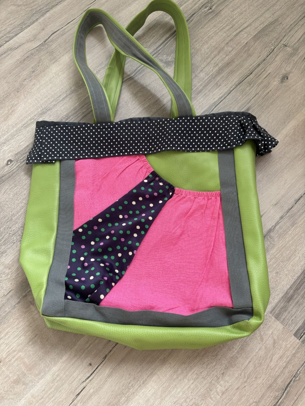 Borse da donna: Sac cabas multicolore textile bon état général – Usato da Delémont venduto da mil_fw5f 1