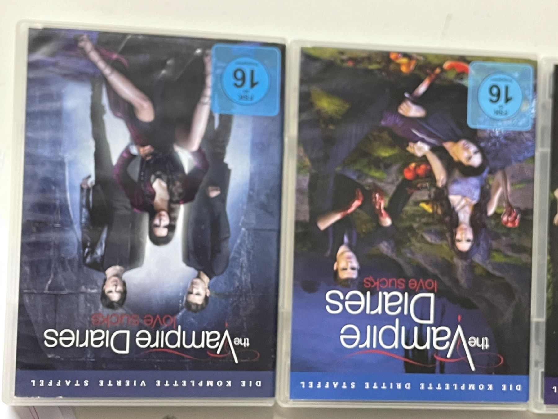 Tutti i DVDs: The Vampire Diaries 1-4 – Usato da Muri b. Bern venduto da AdidasCollector 2