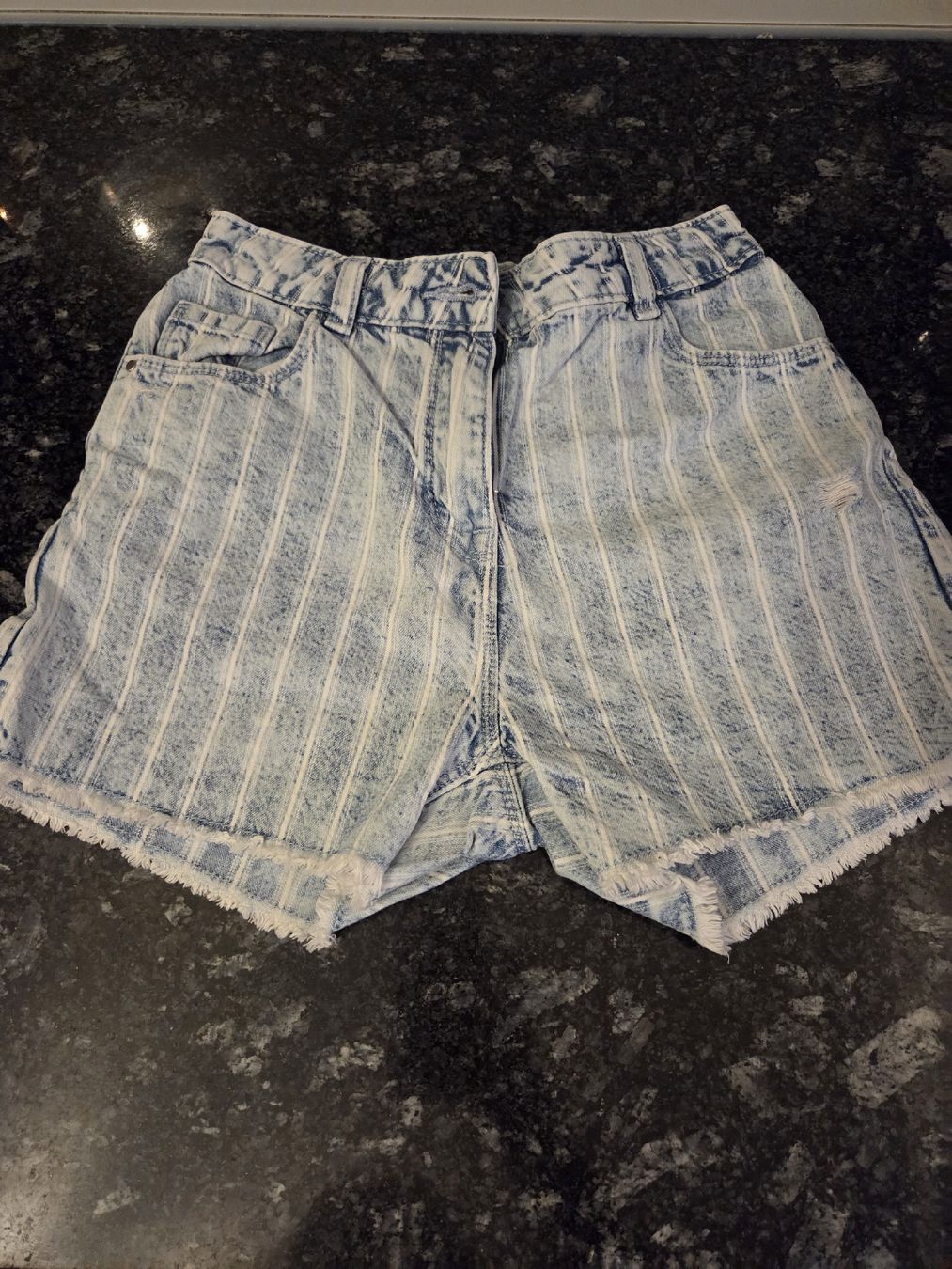 Pantaloni: Shorts Gr.140 – Usato da Root venduto da Melissa011113