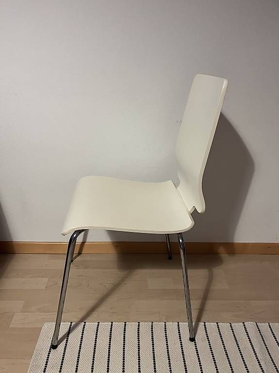 Stühle: 3 chaises blanches / 3 weiße Stuhlen  – Gebraucht aus Bern von art_kzz8 1