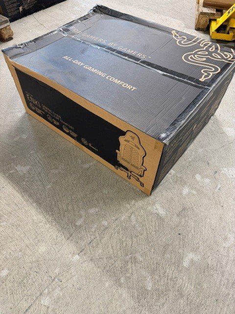 Razer Chaises: Razer Enki - black/green – Neuf avec emballage d'origine à Hitzkirch par Thali_AG 7
