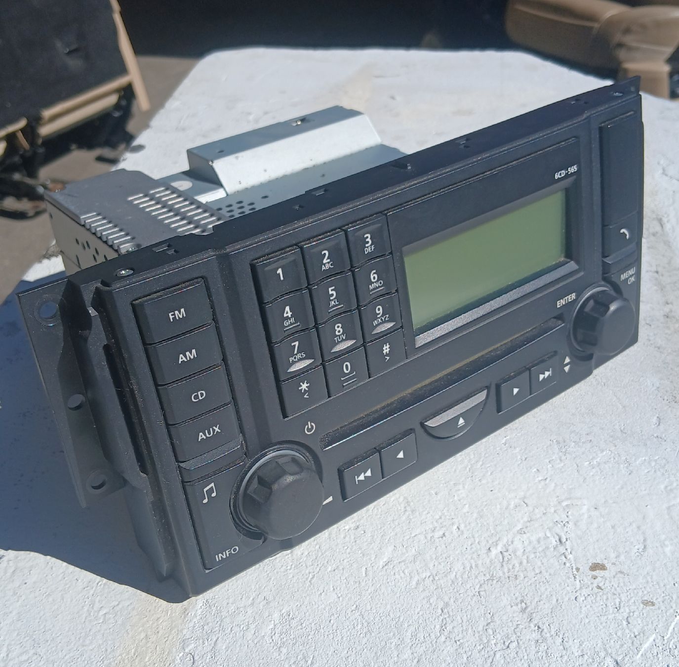 Radio: Radio/Lecteur CD Range Rover L320 TDV8  – Usato da la heutte venduto da Auto-stock