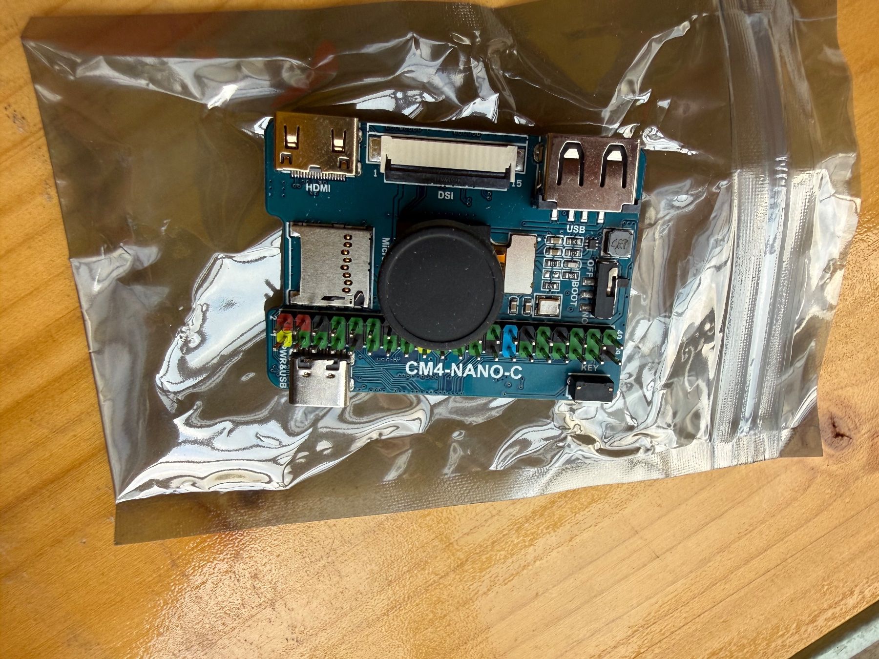 Raspberry Pi Schede madri: Raspberry Carrier board CM4 nano c – Usato da Zürich venduto da urbanw