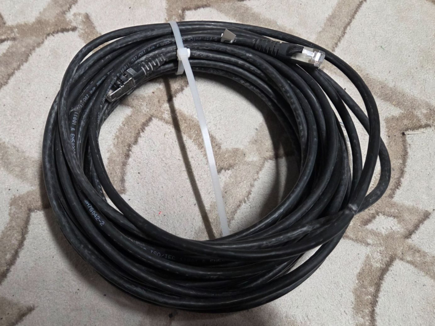 Cavi: Patchkabel Cat6 RJ45 UKV 15m Ethernetkabel Netz – Usato da Zürich venduto da Alibaba1234