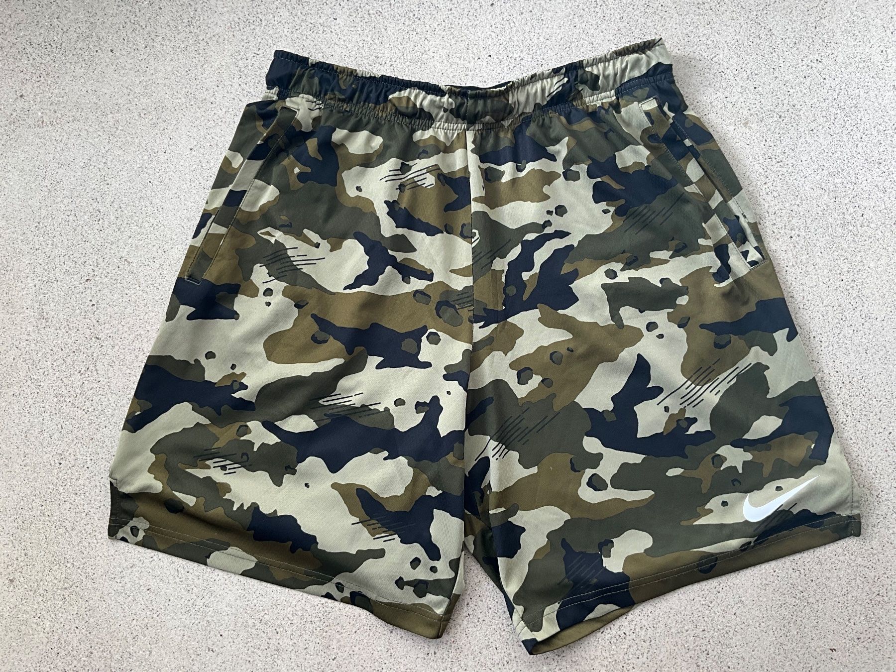Hosen: Under Armour Loose Shorts (Large) – Gebraucht aus Zürich von Matz2001 1