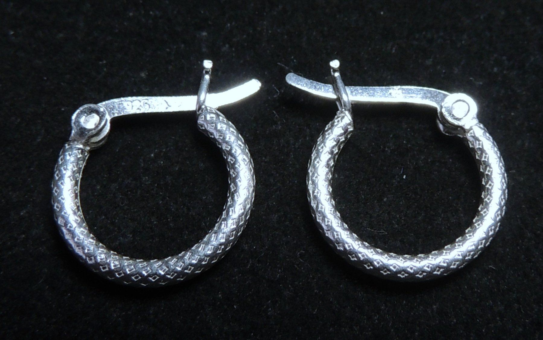 Orecchini pendenti & Orecchini a lobo: Silber 925 Creolen 14 mm – Nuovo e nell'imballaggio originale da Waldenburg venduto da schaller707